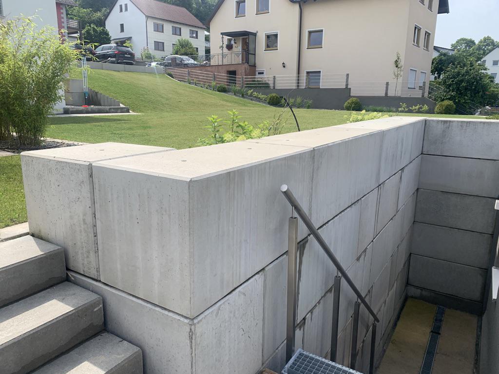 Treppen Gestaltung mit Betonblock-Elementen